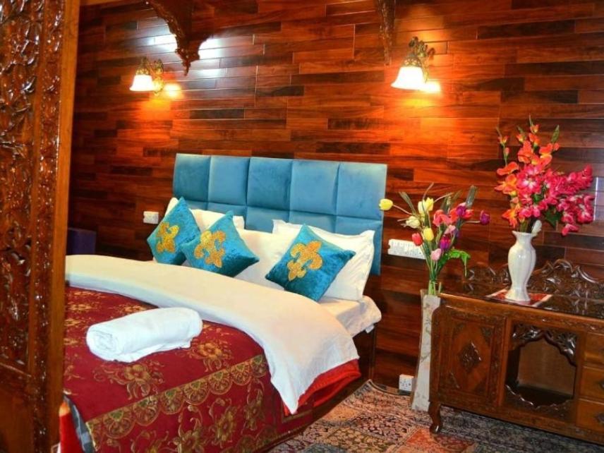 New Lakes Crown Group Of Houseboats Srīnagar الغرفة الصورة